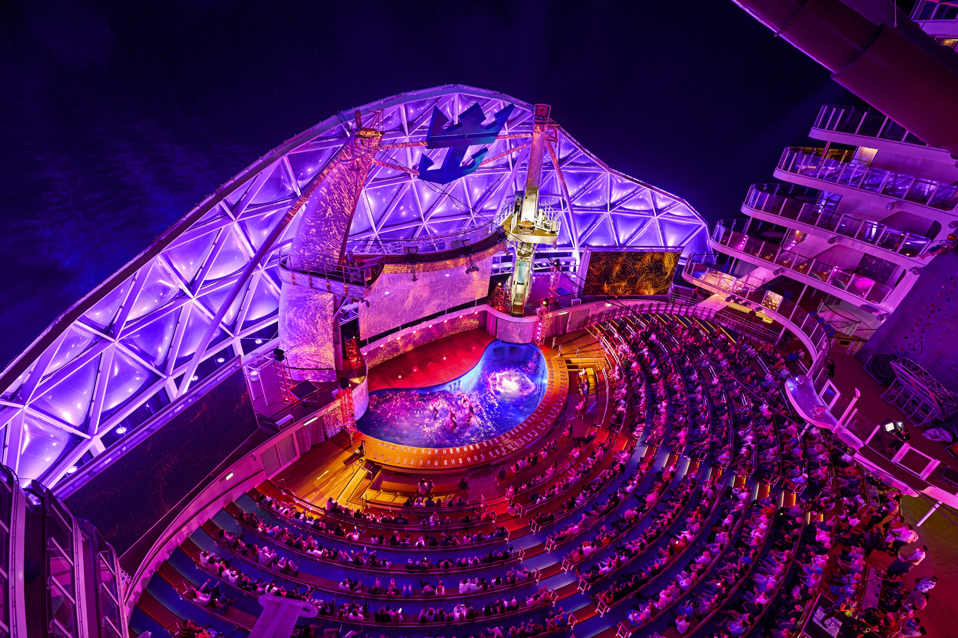 Oasis of the Seas - Aquatheatre